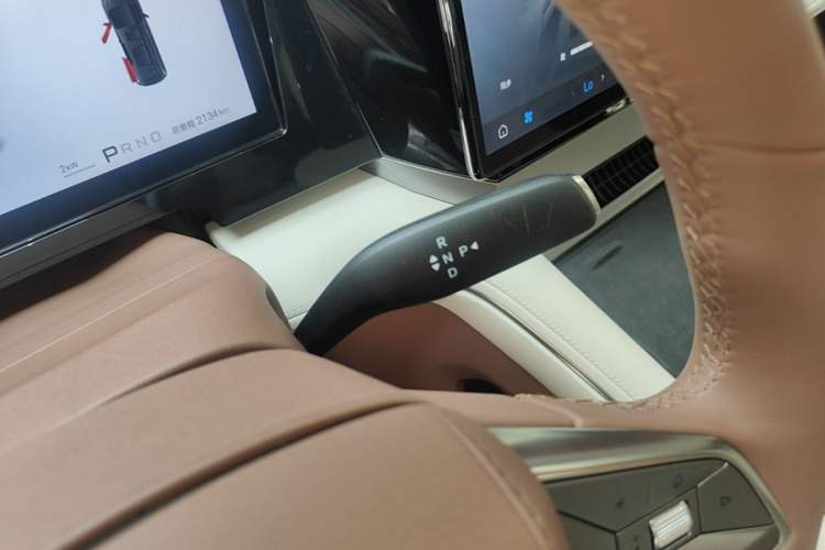 Used BYD Xia 2025 DM-i 1.5T 180km Excellence Model Gear Lever