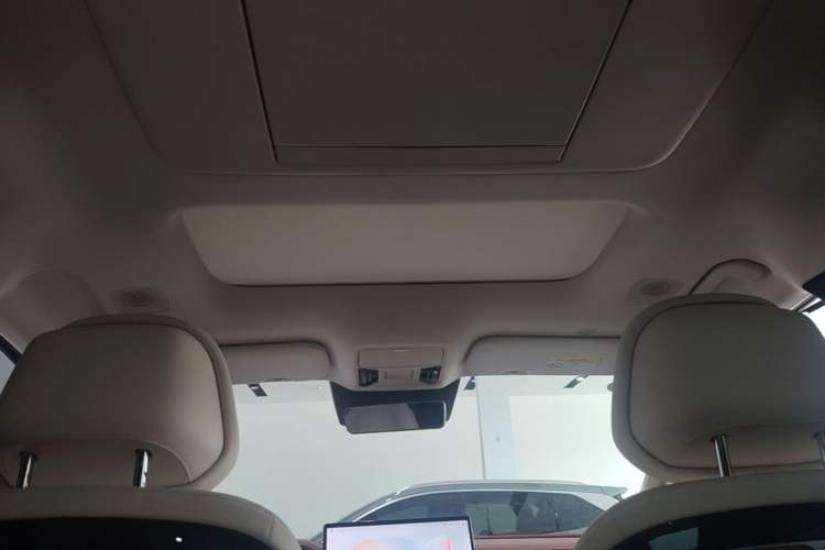 Used BYD Xia 2025 DM-i 1.5T 180km Excellence Model Headliner