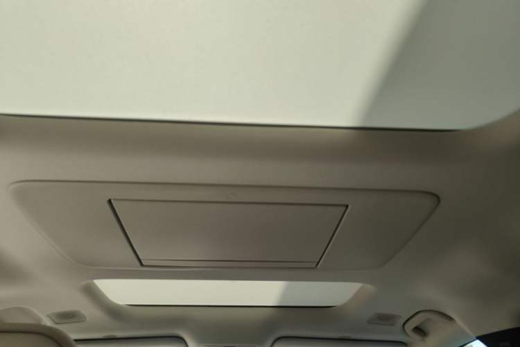 Used BYD Xia 2025 DM-i 1.5T 180km Excellence Model Headliner