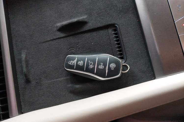 Used BYD Xia 2025 DM-i 1.5T 180km Beyond Edition Interior 1