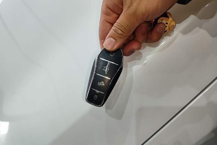 Used BYD Xia 2025 DM-i 1.5T 180km Beyond Edition Interior 1