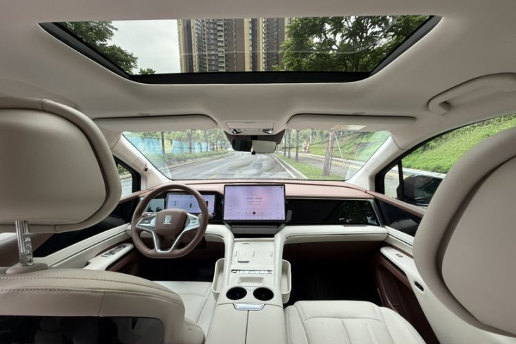 Used BYD Xia 2025 DM-i 1.5T 100km Supreme Edition Interior 11