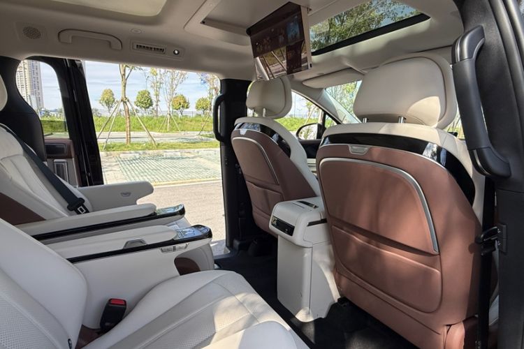 Used BYD Xia 2025 DM-i 1.5T 180km Excellence Model Interior 13