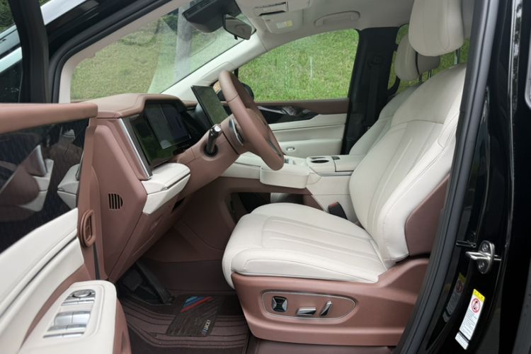 Used BYD Xia 2025 DM-i 1.5T 100km Supreme Edition Interior 2
