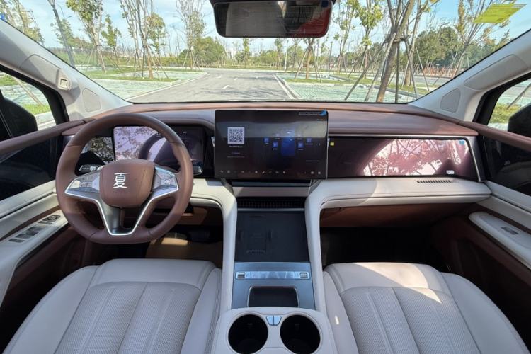 Used BYD Xia 2025 DM-i 1.5T 180km Excellence Model Interior 2