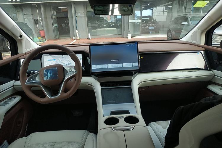 Used BYD Xia 2025 DM-i 1.5T 180km Excellence Model Interior 2