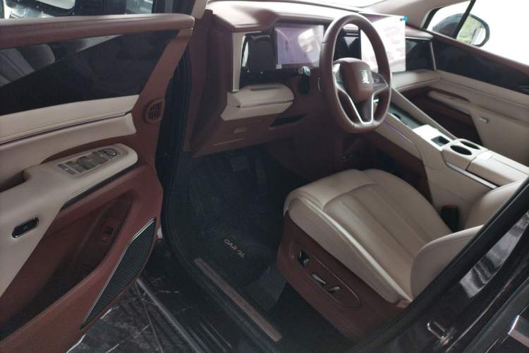 Used BYD Xia 2025 DM-i 1.5T 180km Beyond Edition Interior 3