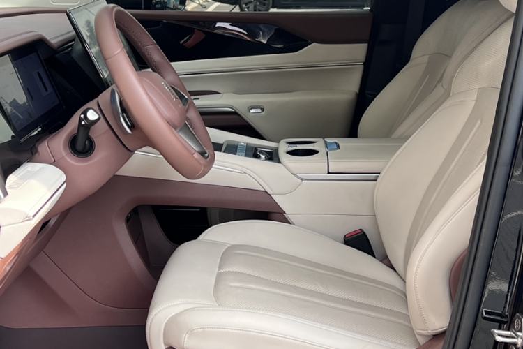 Used BYD Xia 2025 DM-i 1.5T 180km Excellence Model Interior 3