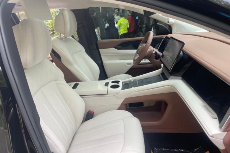 Used BYD Xia 2025 DM-i 1.5T 180km Excellence Model Interior 5
