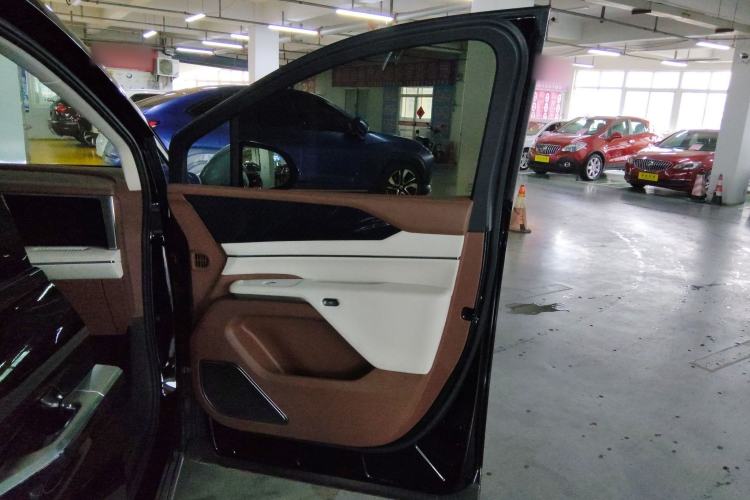 Used BYD Xia 2025 DM-i 1.5T 180km Beyond Edition Interior 5