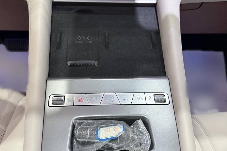 Used BYD Xia 2025 DM-i 1.5T 180km Beyond Edition Interior 5