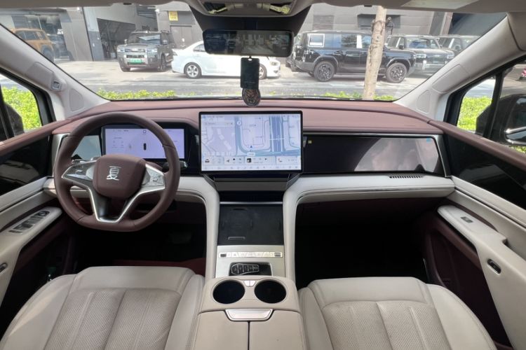 Used BYD Xia 2025 DM-i 1.5T 180km Excellence Model Interior 5