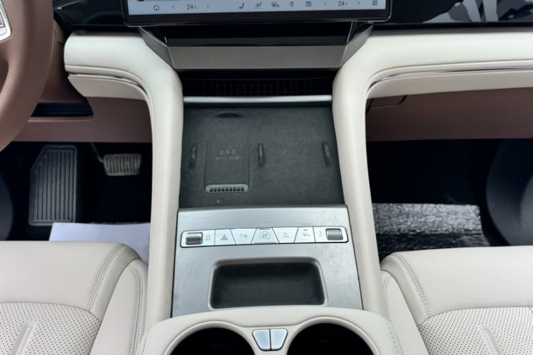 Used BYD Xia 2025 DM-i 1.5T 100km Supreme Edition Interior 5