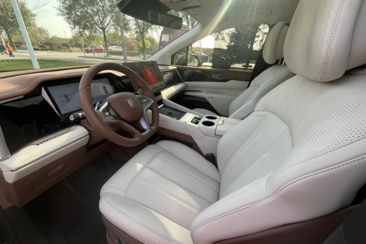 Used BYD Xia 2025 DM-i 1.5T 180km Excellence Model Interior 6