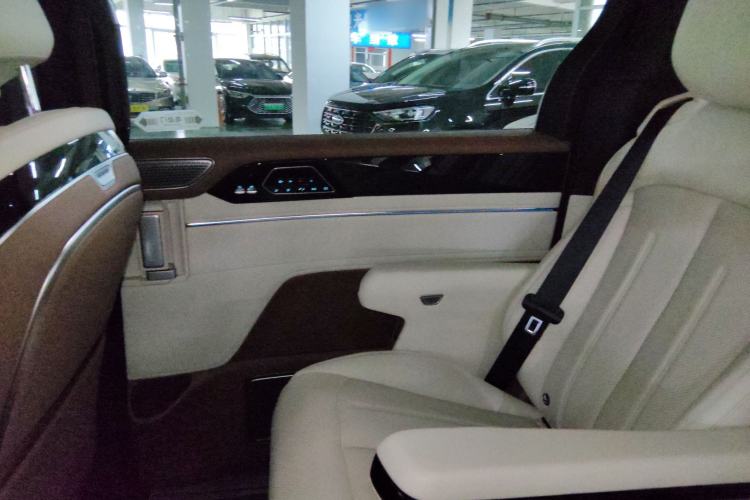 Used BYD Xia 2025 DM-i 1.5T 180km Beyond Edition Interior 6