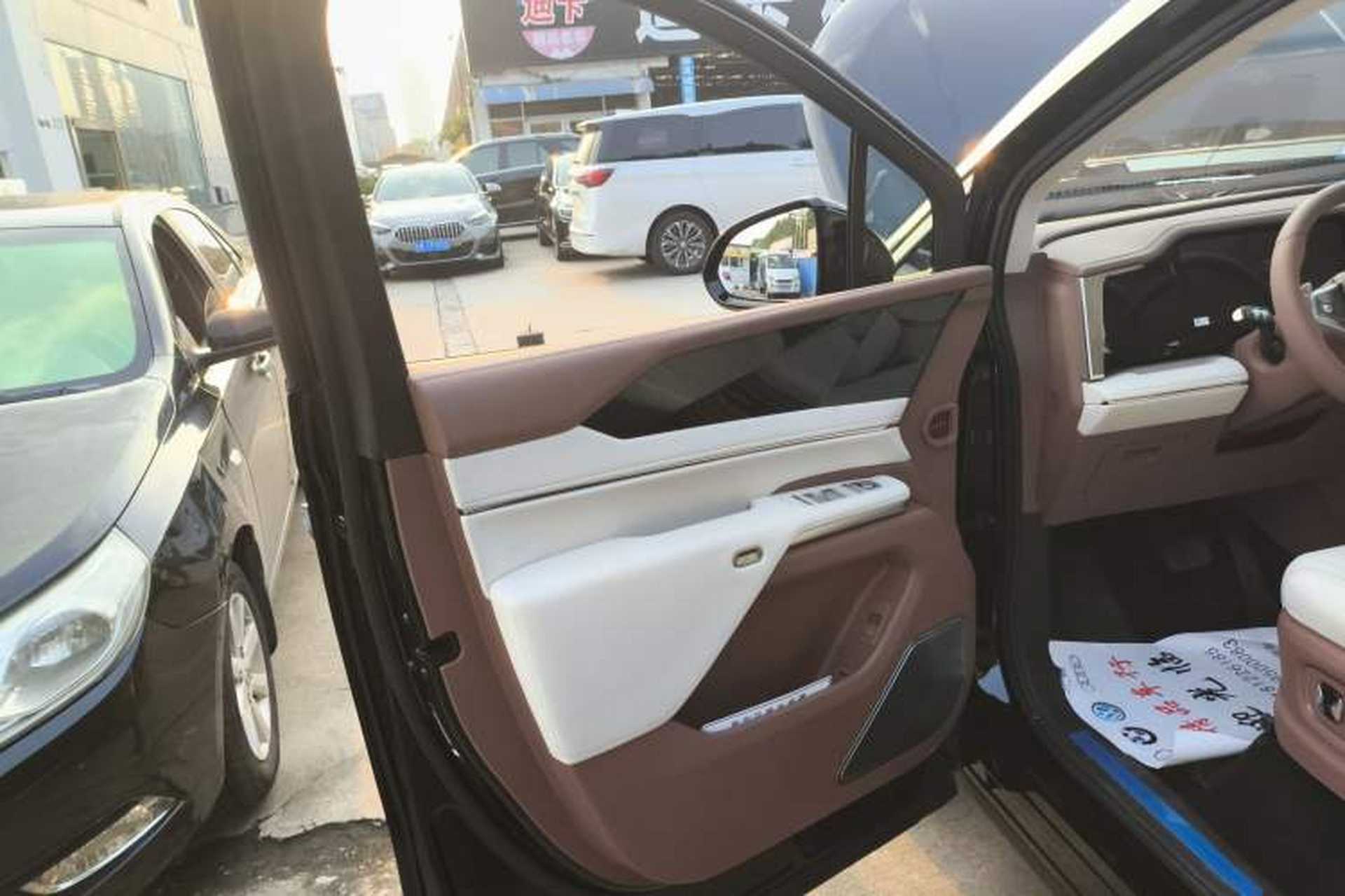 Used BYD Xia 2025 DM-i 1.5T 180km Beyond Edition Interior 7