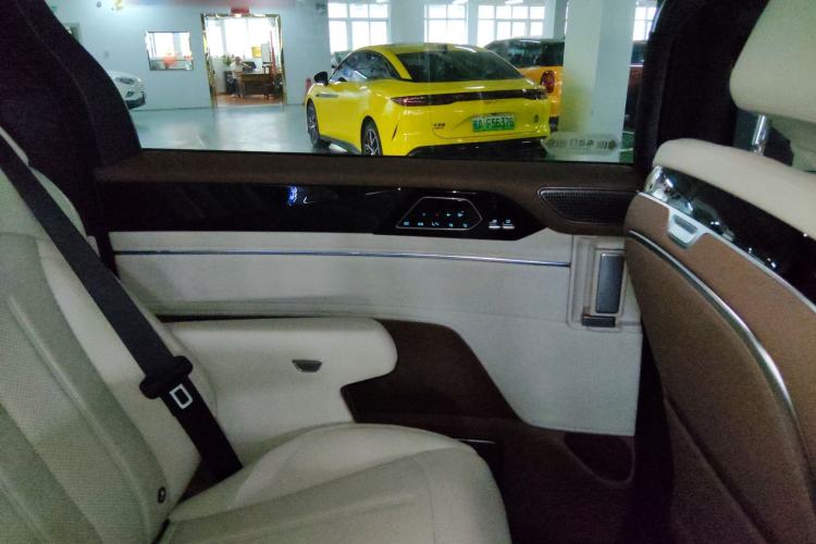 Used BYD Xia 2025 DM-i 1.5T 180km Beyond Edition Interior 8