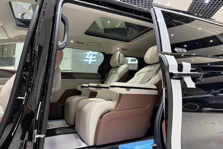 Used BYD Xia 2025 DM-i 1.5T 180km Beyond Edition Interior 8