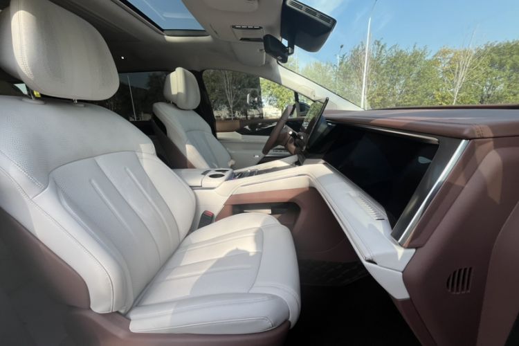 Used BYD Xia 2025 DM-i 1.5T 180km Excellence Model Interior 9