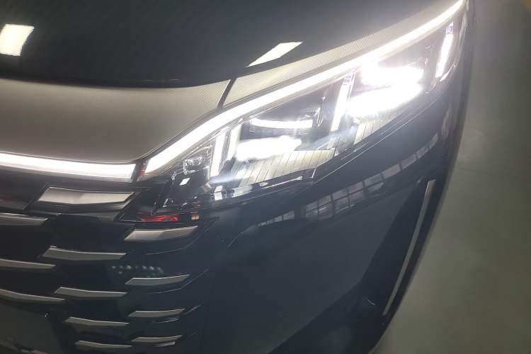 Used BYD Xia 2025 DM-i 1.5T 180km Beyond Edition Left Front Headlight