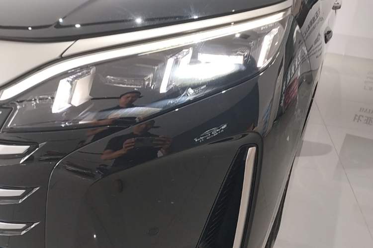 Used BYD Xia 2025 DM-i 1.5T 180km Excellence Model Left Front Headlight