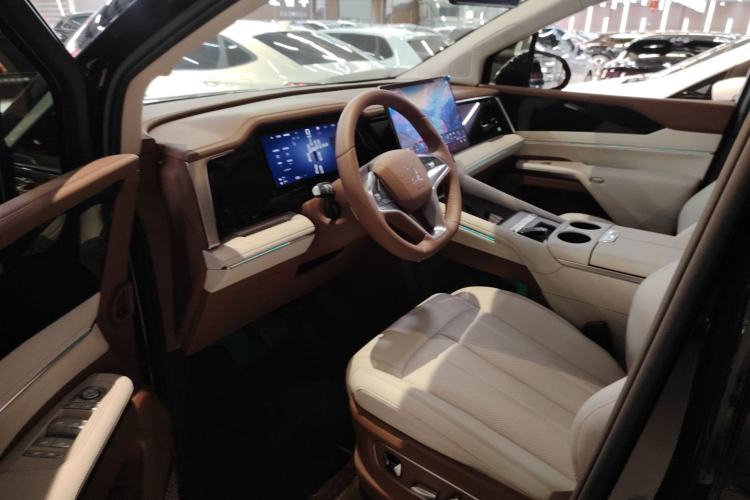 Used BYD Xia 2025 DM-i 1.5T 180km Excellence Model Left Front Seat