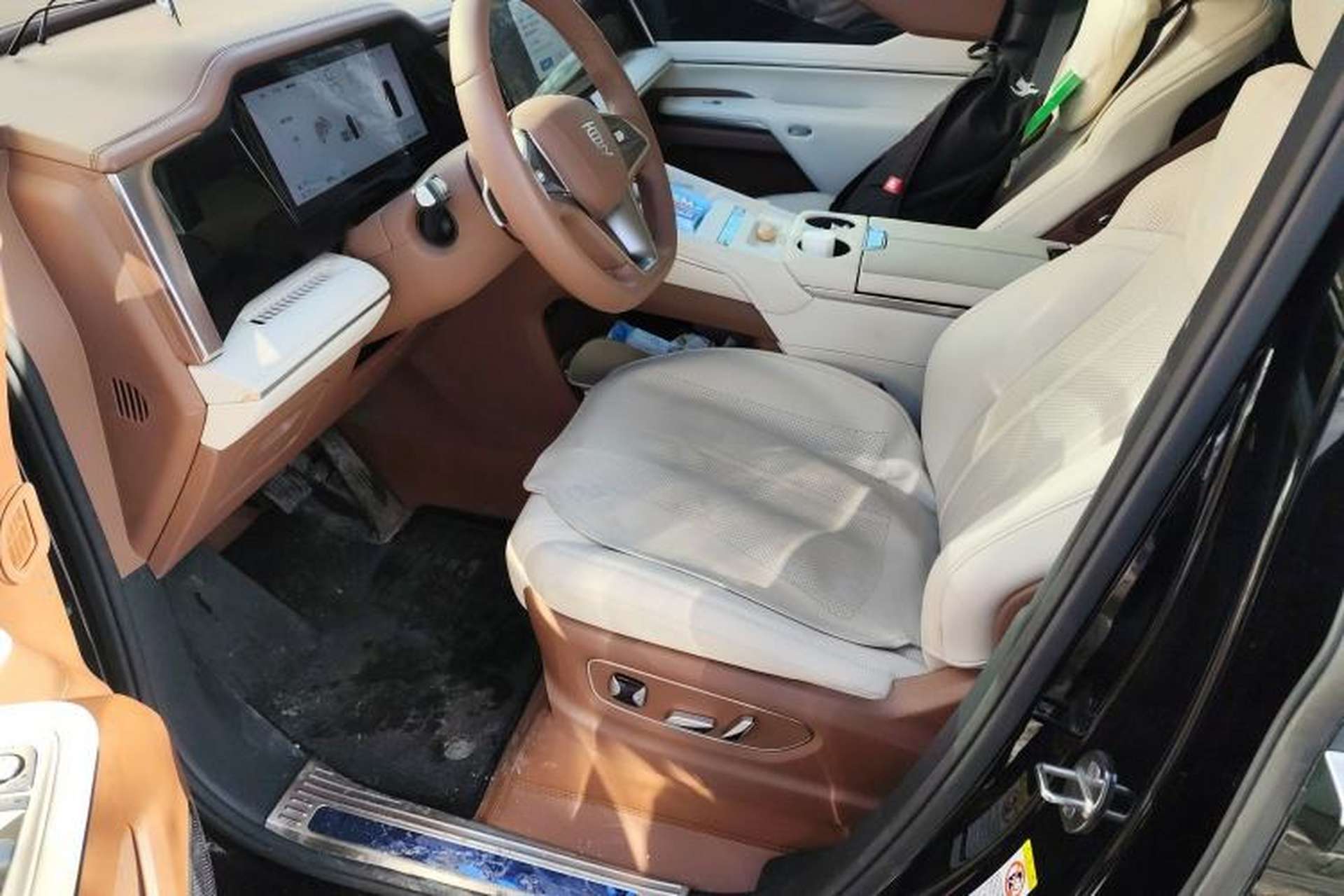 Used BYD Xia 2025 DM-i 1.5T 180km Excellence Model Left Front Seat