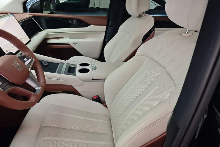 Used BYD Xia 2025 DM-i 1.5T 180km Beyond Edition Left Front Seat
