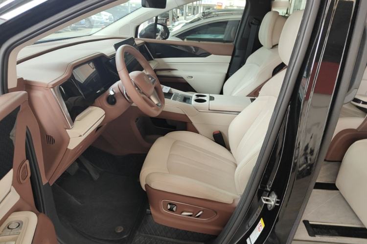 Used BYD Xia 2025 DM-i 1.5T 180km Excellence Model Left Front Seat