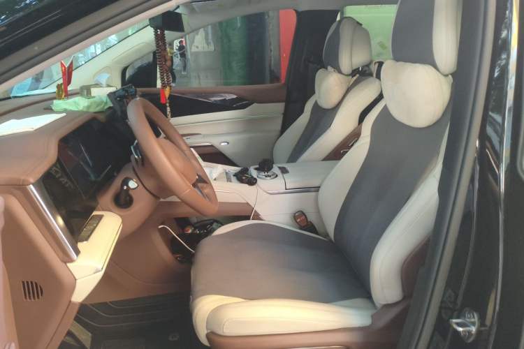 Used BYD Xia 2025 DM-i 1.5T 180km Excellence Model Left Front Seat