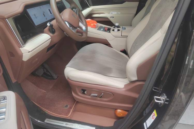 Used BYD Xia 2025 DM-i 1.5T 180km Beyond Edition Left Front Seat