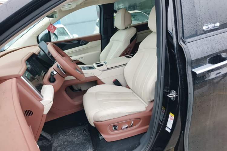 Used BYD Xia 2025 DM-i 1.5T 180km Beyond Edition Left Front Seat