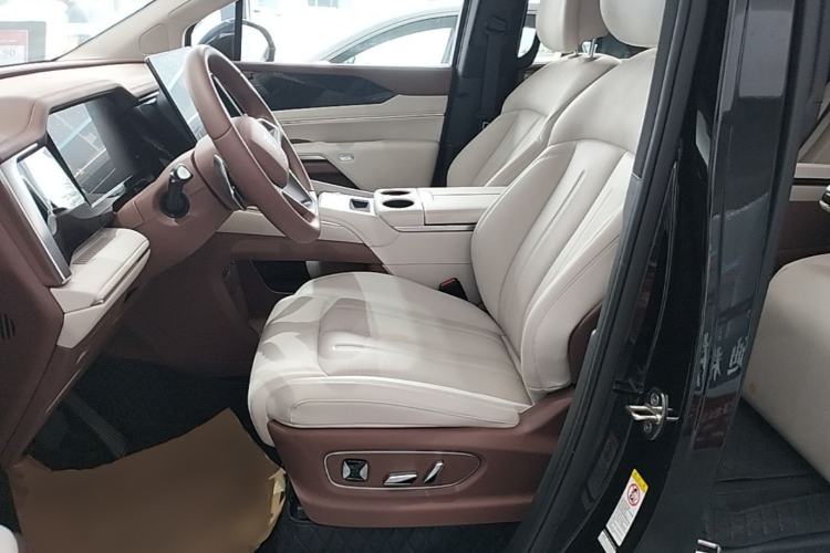 Used BYD Xia 2025 DM-i 1.5T 180km Excellence Model Left Front Seat