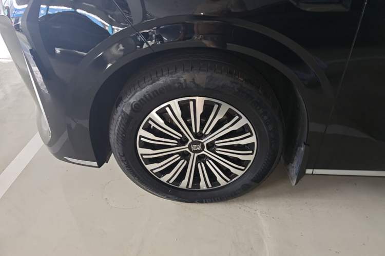 Used BYD Xia 2025 DM-i 1.5T 180km Beyond Edition Left Front Wheel Hub