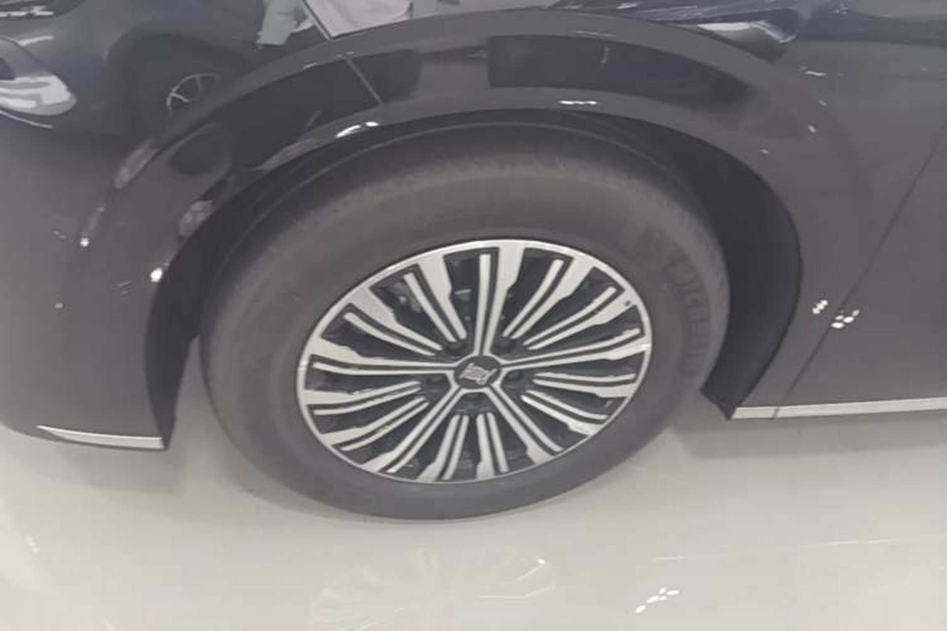 Used BYD Xia 2025 DM-i 1.5T 180km Excellence Model Left Front Wheel Hub