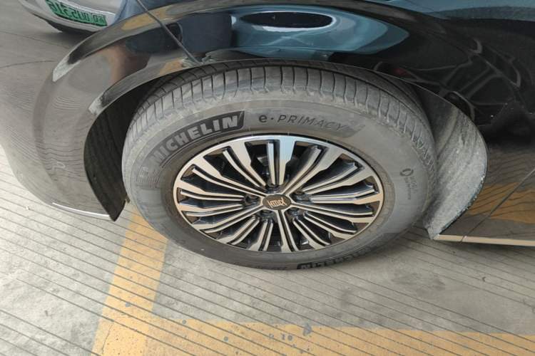 Used BYD Xia 2025 DM-i 1.5T 180km Excellence Model Left Front Wheel Hub
