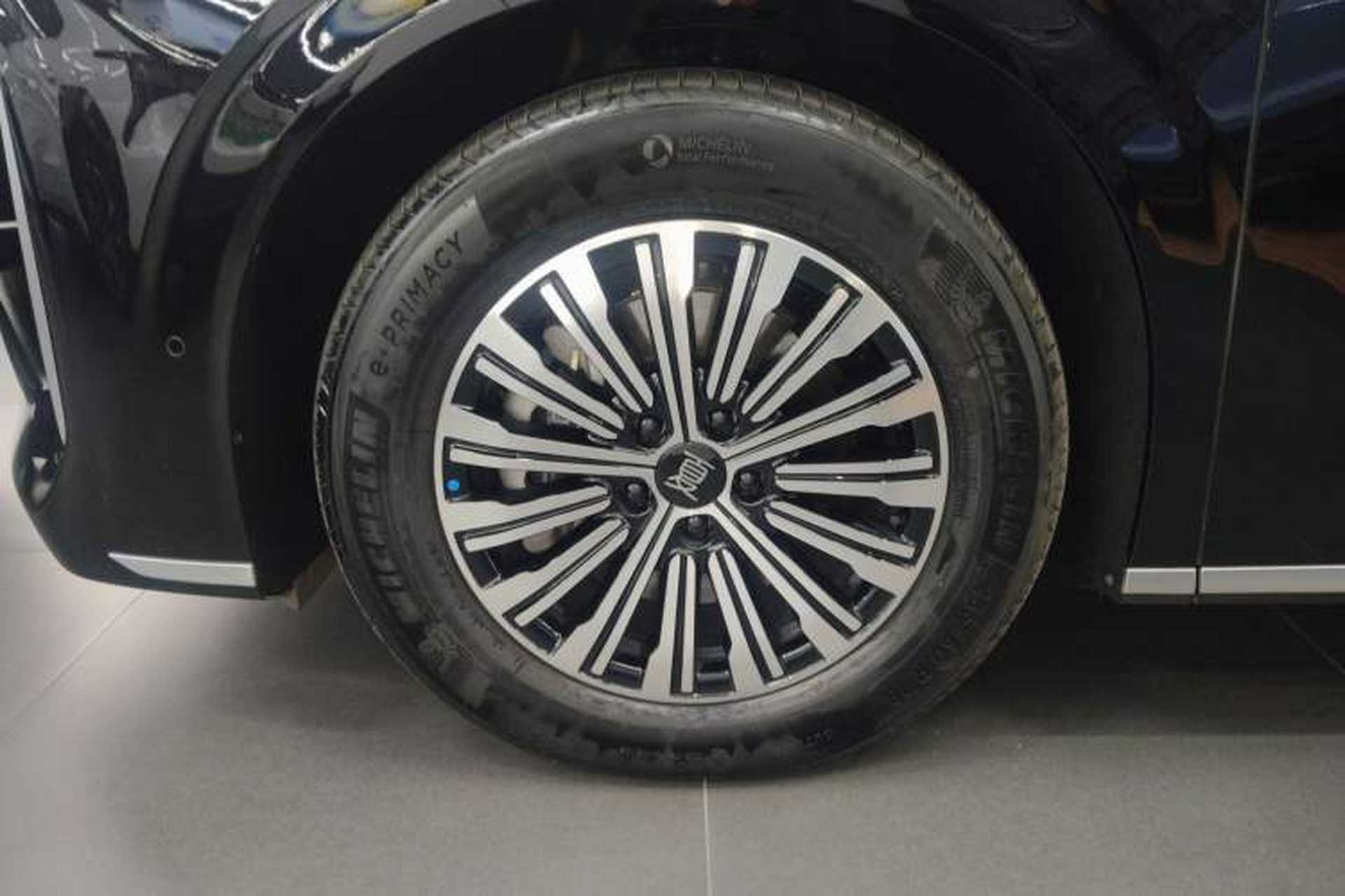 Used BYD Xia 2025 DM-i 1.5T 180km Excellence Model Left Front Wheel Hub