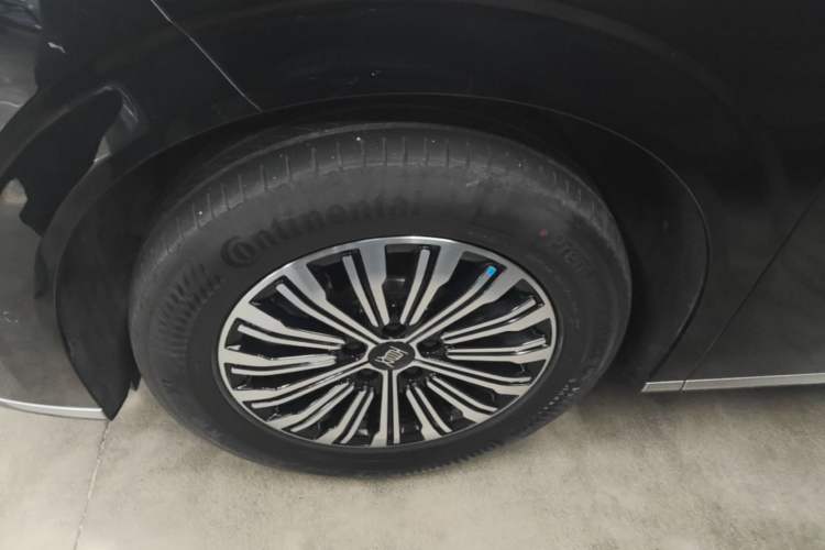 Used BYD Xia 2025 DM-i 1.5T 180km Beyond Edition Left Front Wheel Hub