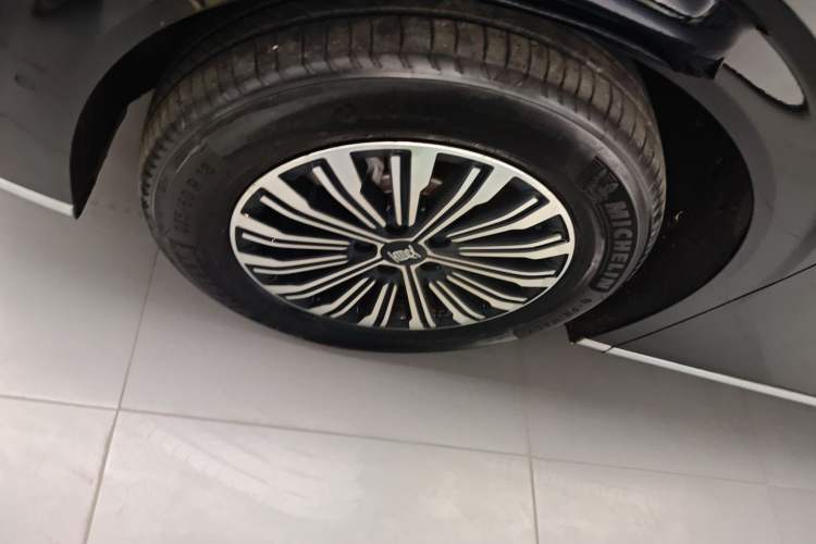 Used BYD Xia 2025 DM-i 1.5T 180km Beyond Edition Left Front Wheel Hub