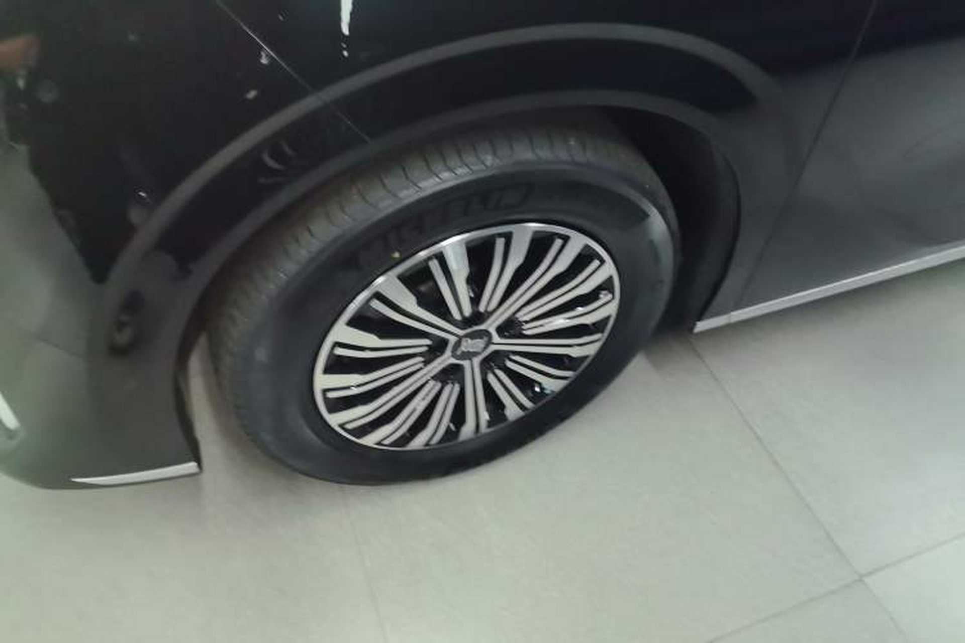 Used BYD Xia 2025 DM-i 1.5T 180km Beyond Edition Left Front Wheel Hub