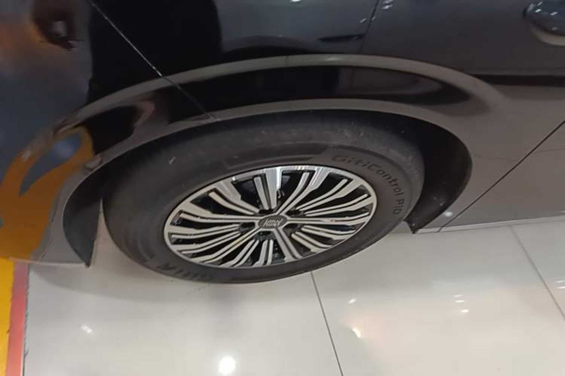 Used BYD Xia 2025 DM-i 1.5T 100km Supreme Edition Left Front Wheel Hub