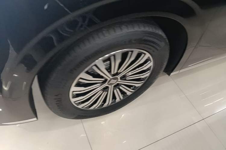 Used BYD Xia 2025 DM-i 1.5T 180km Excellence Model Left Front Wheel Hub