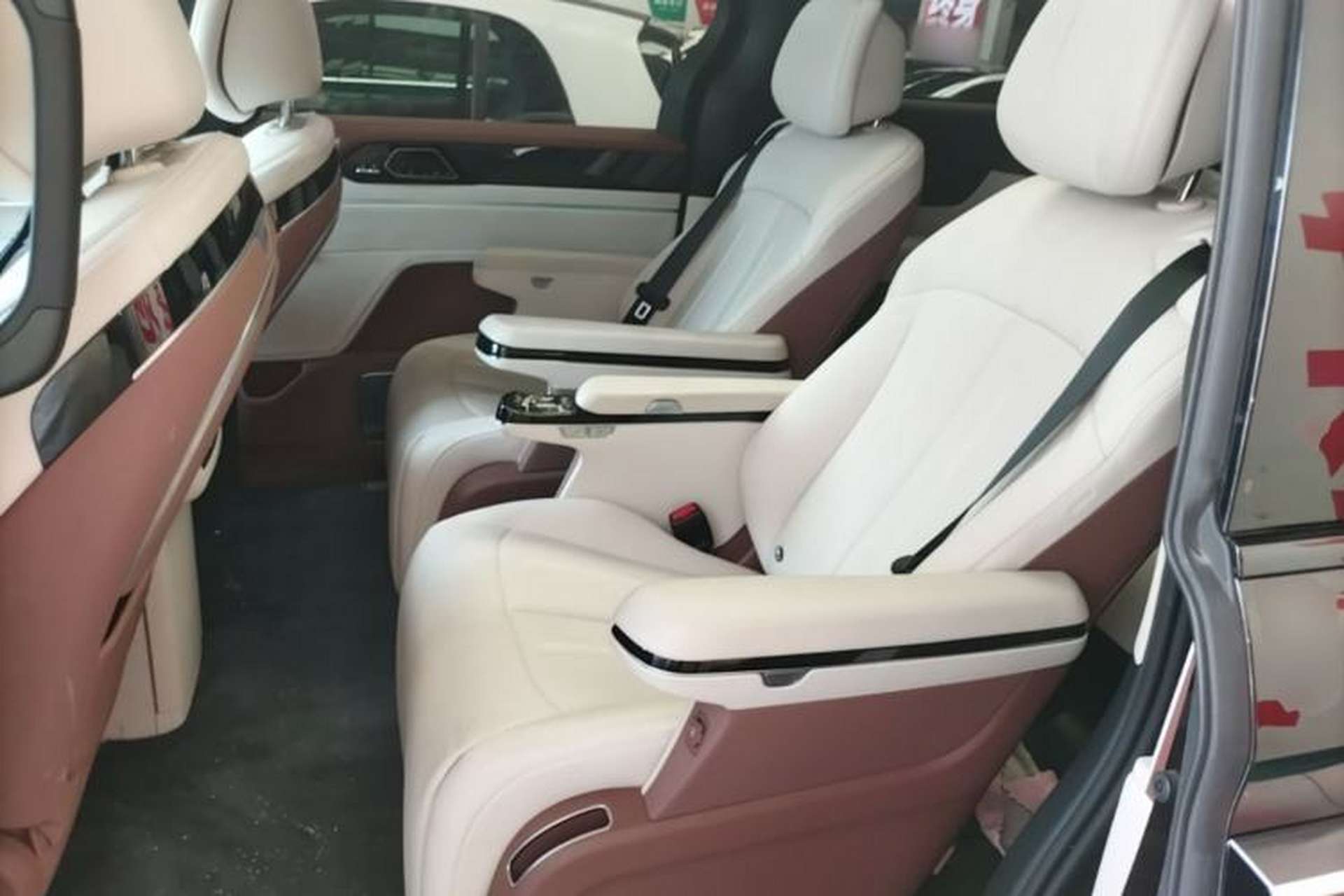 Used BYD Xia 2025 DM-i 1.5T 180km Beyond Edition Left Rear Seat