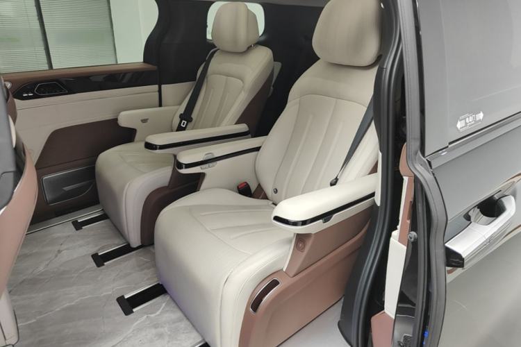 Used BYD Xia 2025 DM-i 1.5T 180km Excellence Model Left Rear Seat