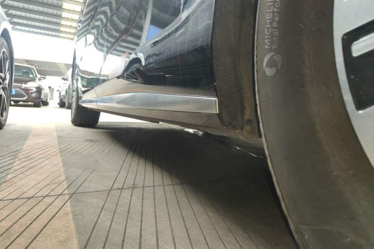 Used BYD Xia 2025 DM-i 1.5T 180km Excellence Model Left Side Sill