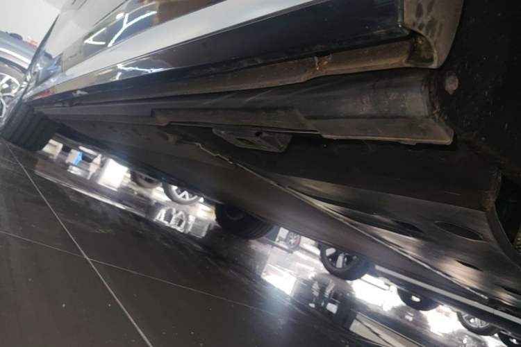 Used BYD Xia 2025 DM-i 1.5T 180km Excellence Model Left Side Sill