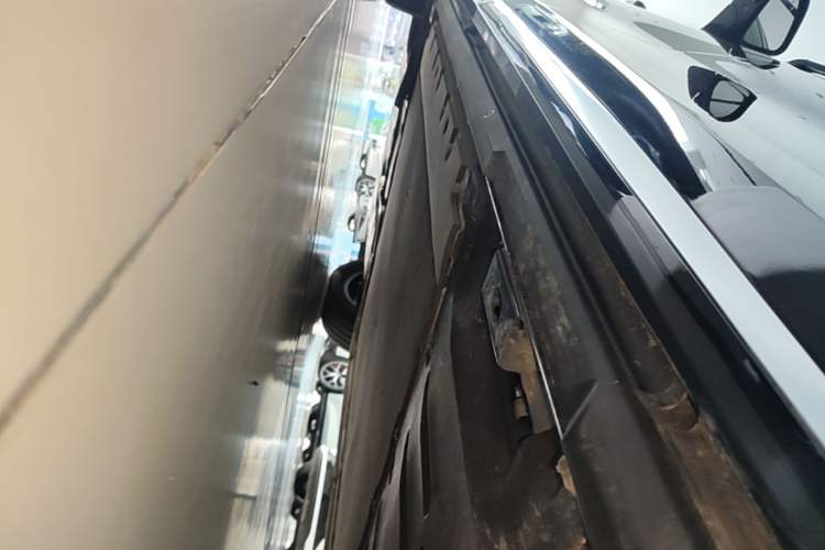 Used BYD Xia 2025 DM-i 1.5T 180km Beyond Edition Left Side Sill