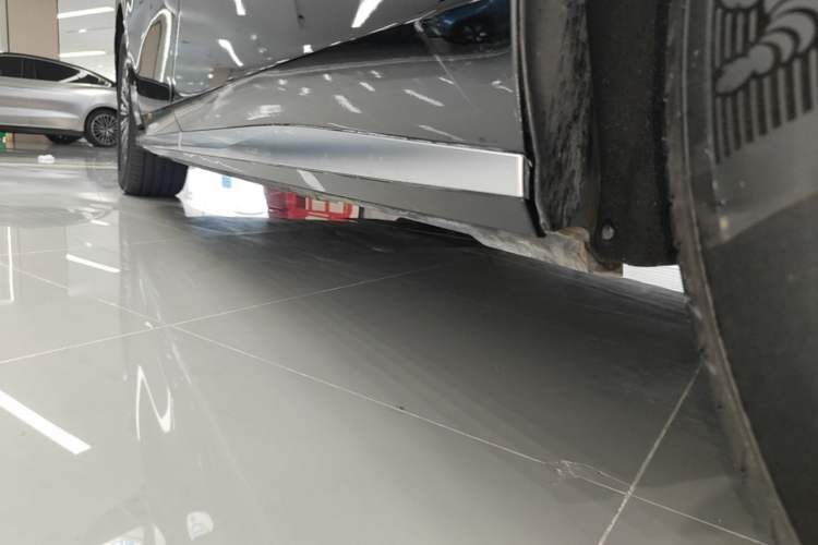 Used BYD Xia 2025 DM-i 1.5T 180km Excellence Model Left Side Sill