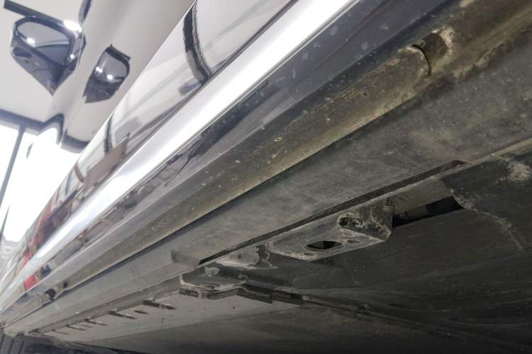 Used BYD Xia 2025 DM-i 1.5T 180km Excellence Model Left Side Sill