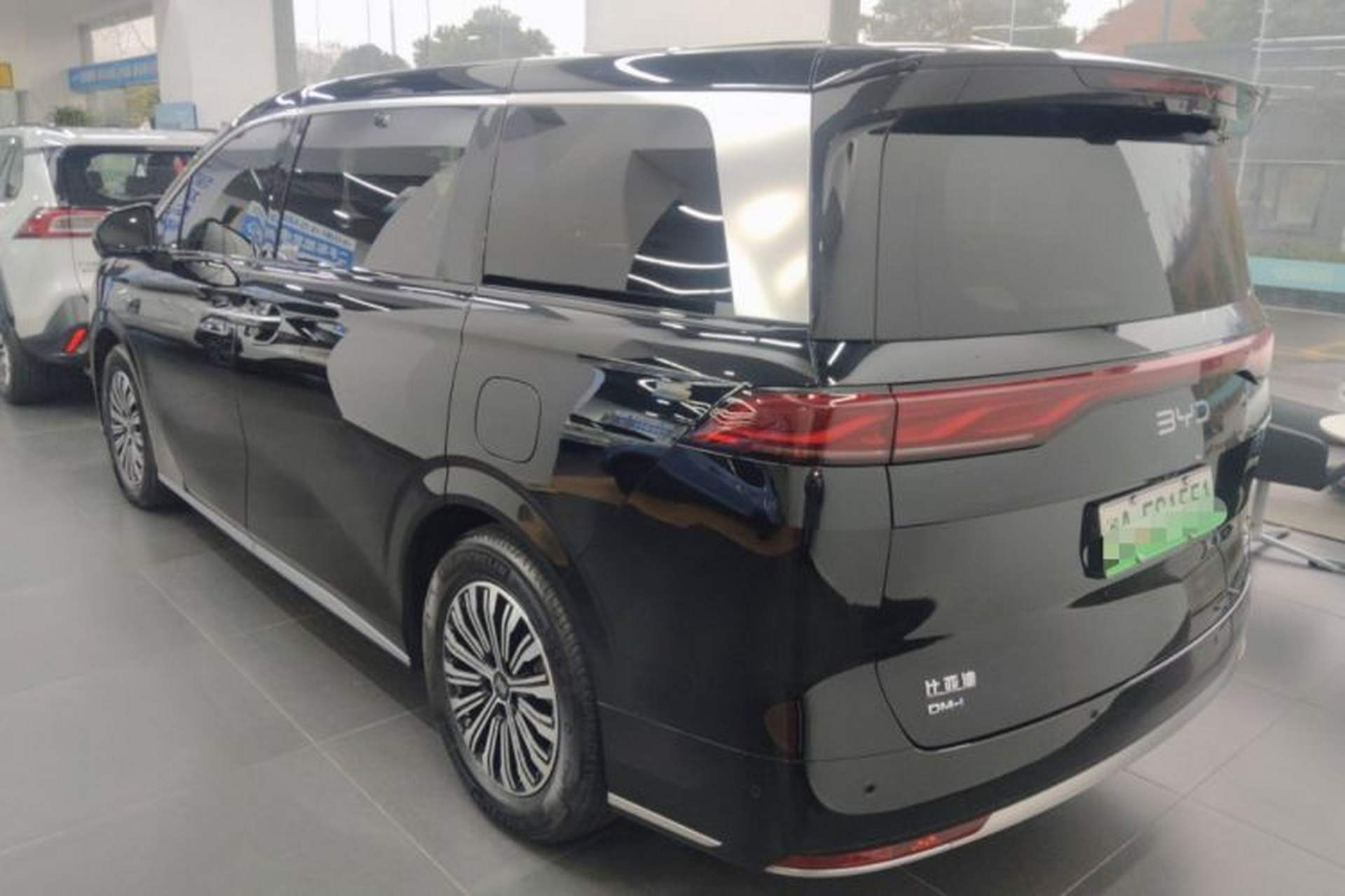 Used BYD Xia 2025 DM-i 1.5T 180km Excellence Model Rear Left 45 Deg